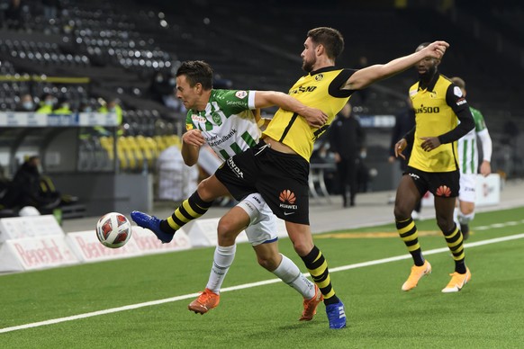 St. Gallens Lukas Goertler, links, gegen YBs Jordan Lefort, rechts, im Fussball Meisterschaftsspiel der Super League zwischen dem BSC Young Boys und dem FC St. Gallen, im Stadion Wankdorf in Bern, am  ...