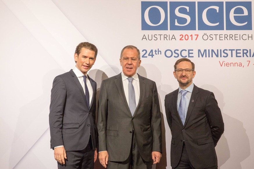 Der damalige OSZE-Generalsekretär Thomas Greminger (rechts) mit dem russischen Aussenminister Sergej Lawrow und dem Österreicher Sebastian Kurz.