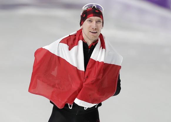 epa06528407 Ted-Jan Bloemen of Canada celebrates after winning the Men&#039;s Speed Skating 10,000 m competition at the Gangneung Oval during the PyeongChang 2018 Olympic Games, South Korea, 15 Februa ...