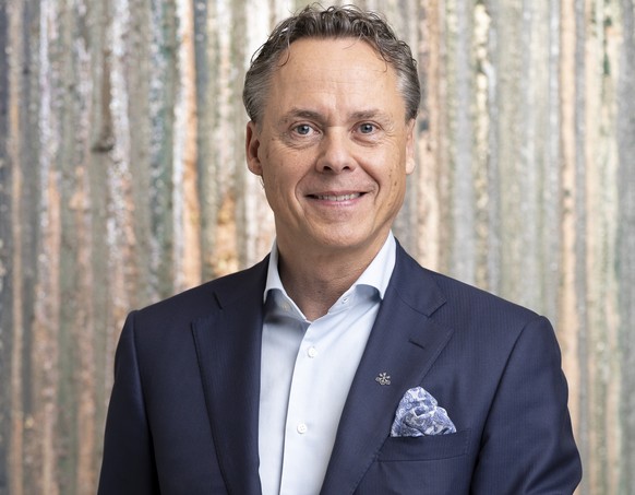 AVIS --- ZU RALPH HAMERS, CEO UBS, STELLEN WIR IHNEN FOLGENDES NEUES PORTRAIT ZUR VERFUEGUNG. WEITERE BILDER FINDEN SIE AUF visual.keystone-sda.ch --- Ralph Hamers, CEO der UBS Group AG, portraitiert  ...