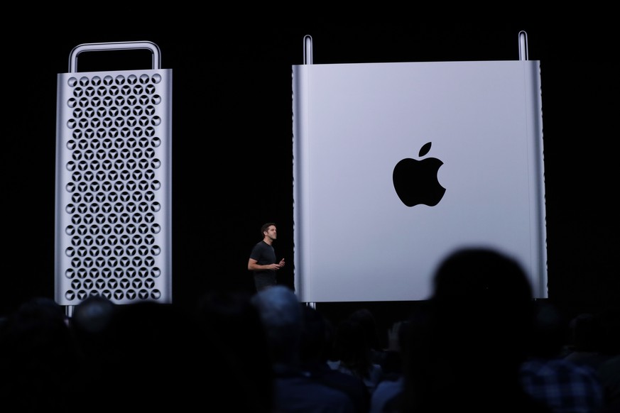 epa07623219 Apple Vice President of Hardware Engineering John Turnus speaks about the new Mac Pro during the keynote address at the Apple World Wide Developers Conference at the McEnery Convention Cen ...