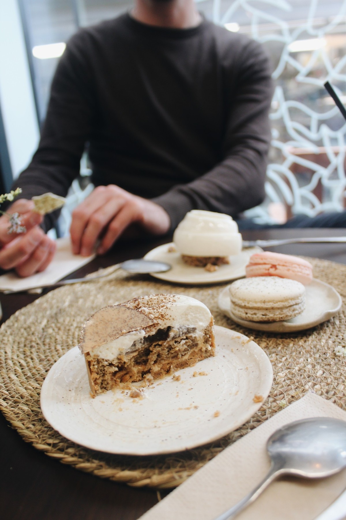 Rencontre avec Siméon Calame, le journaliste suisse romand qui lance Mille-Feuilles, magazine entièrement dédié à la gastronomie de Suisse romande.
