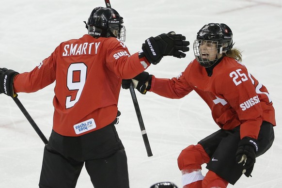 Stefanie Marty bejubelt das 1:0 gegen Russland.