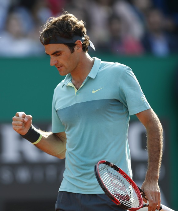 epa04731372 Roger Federer of Switzerland reacts to a point against Pablo Cuevas of Uruguay during the final match at the TEB BNP Paribas Istanbul Open tennis tournament in Istanbul, Turkey, 03 May 201 ...