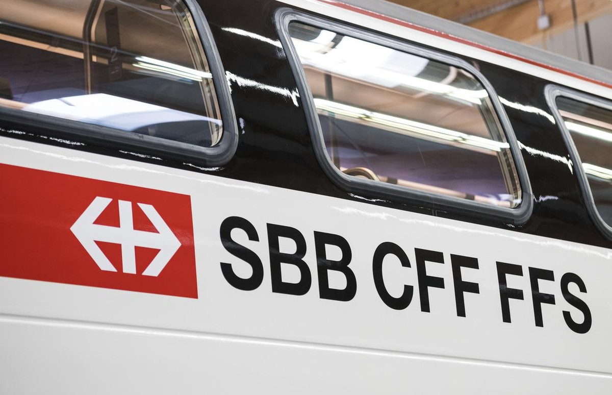 Blick auf den ersten rundum erneuerten IC2000-Intercity-Zug, praesentiert von der SBB am Donnerstag, 31. Januar 2019 in Olten. Einige der IC2000-Zuege der SBB sind seit 20 Jahren im Einsatz. Zwischen  ...