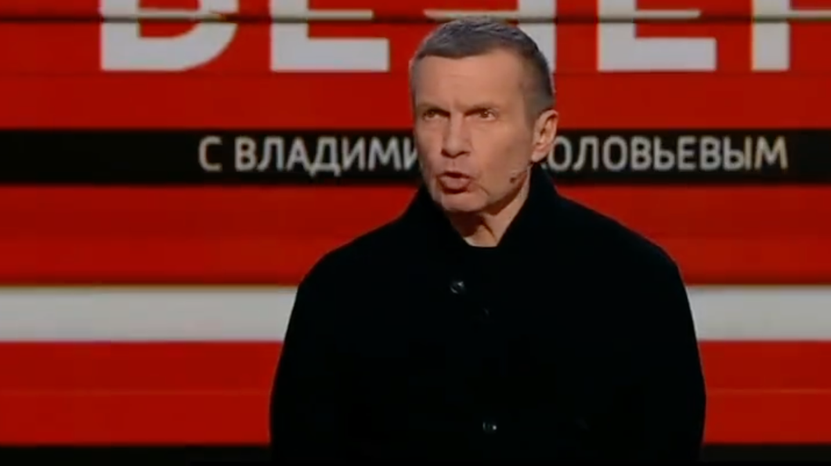 Wladimir Solowjow im Januar 2023, als er in seiner Talkshow Deutschland droht.