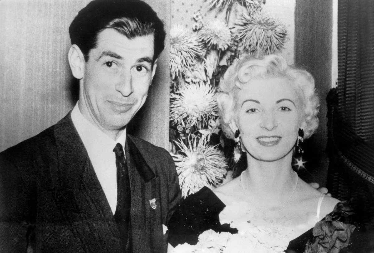 Bildnummer: 59992547 Datum: 04.01.2001 Copyright: imago/United Archives International
Ruth Ellis with her lover David Blakely (who she later murdered), Verbrechen kbdig 2001 quer AUG 01 Blakely David ...