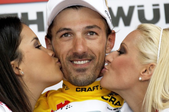 ZUM START DER 80. TOUR DE SUISSE AM SAMSTAG, 11. JUNI 2016, STELLEN WIR IHNEN FOLGENDES BILDMATERIAL ZUR VERFUEGUNG - Switzerland&#039;s Fabian Cancellara from team Saxo Bank, the winner of the 73nd T ...