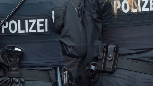 Die Polizei war mit einem Grossaufgebot vor Ort. (Symbolbild)