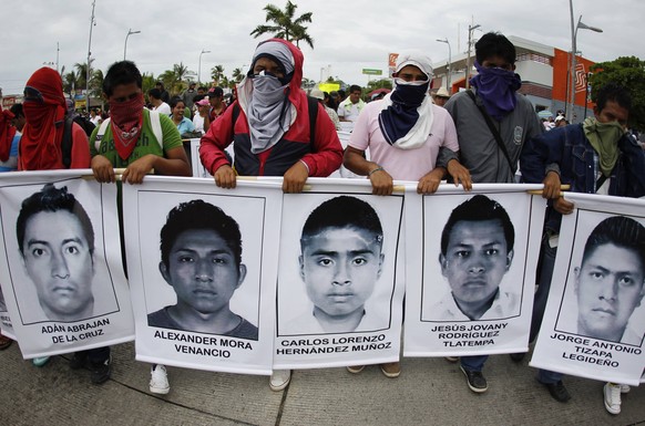 Demonstration in Acapulco.