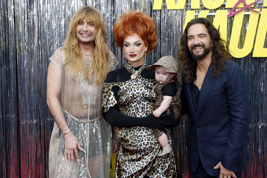 Kaulitz &amp; Kaulitz 3 , Premiere der 3. Staffel im Delphi Filmpalast, Berlin, 22.07.2026 Bill Kaulitz, Candy Crash mit adoptiertem Baby Tochter Berlin, Tom Kaulitz bei der Premiere der 3. Staffel vo ...