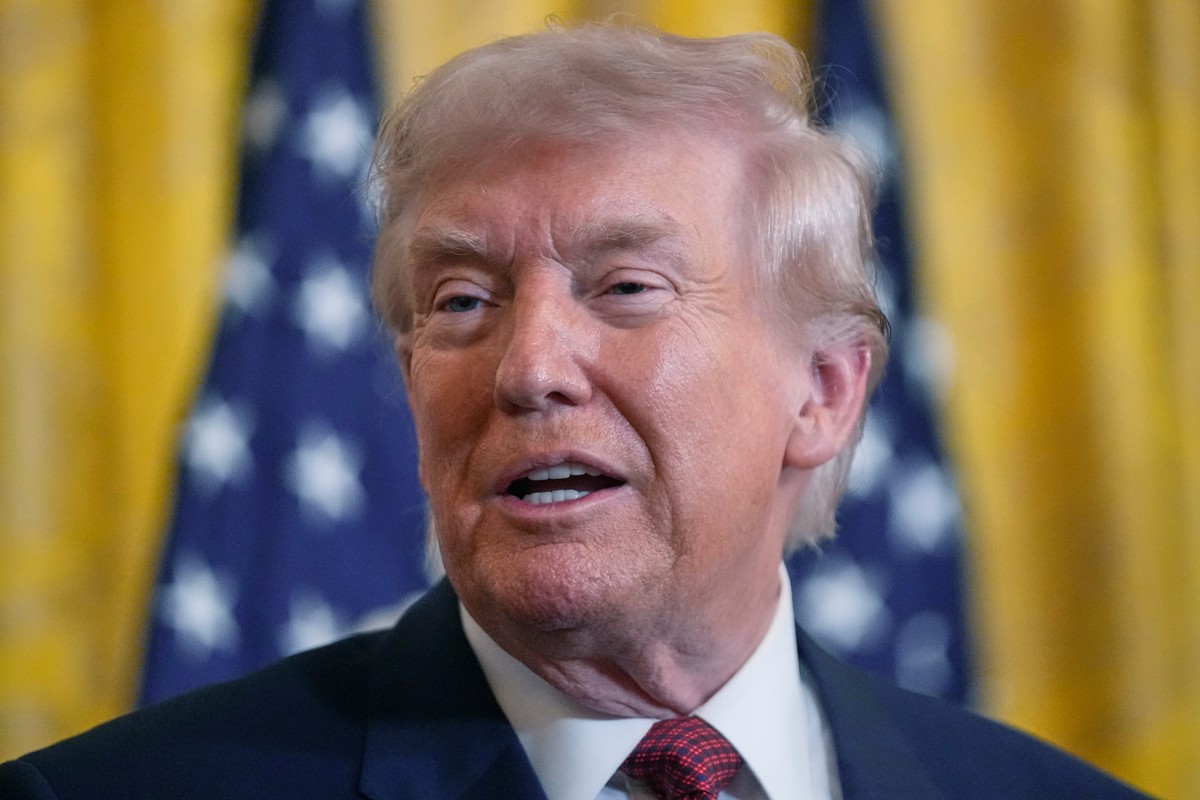 President Donald Trump speaks during an event on coal power in the East Room at the White House, Wednesday, Feb. 11, 2026, in Washington. (AP Photo/Mark Schiefelbein)
Donald Trump