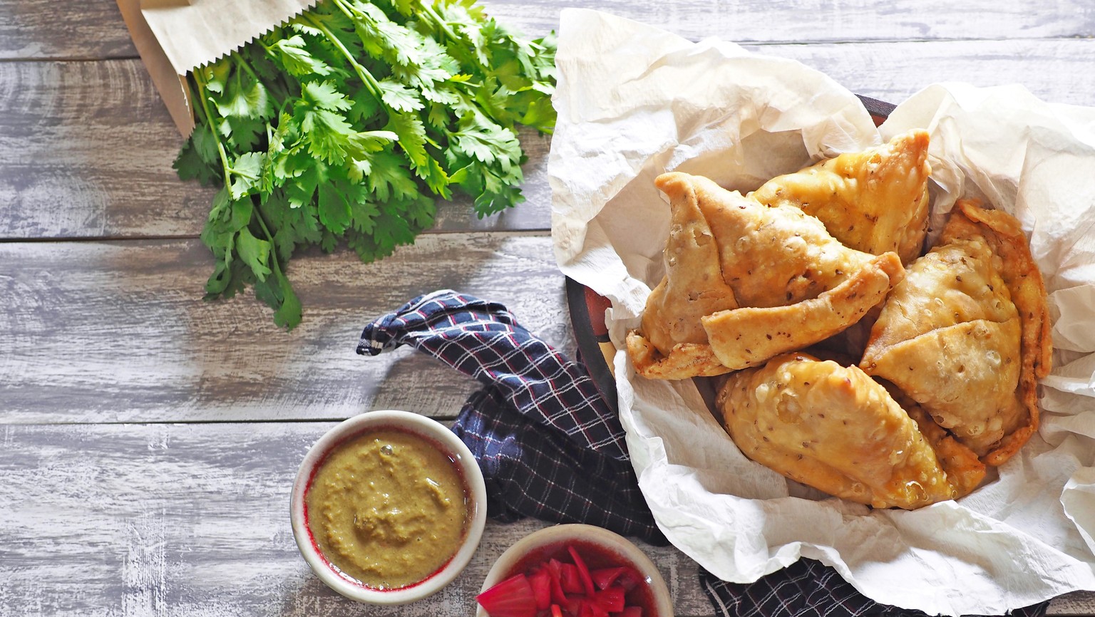 Koriander coriander cilantro chutney samosas indisches essen indien food kochen curry