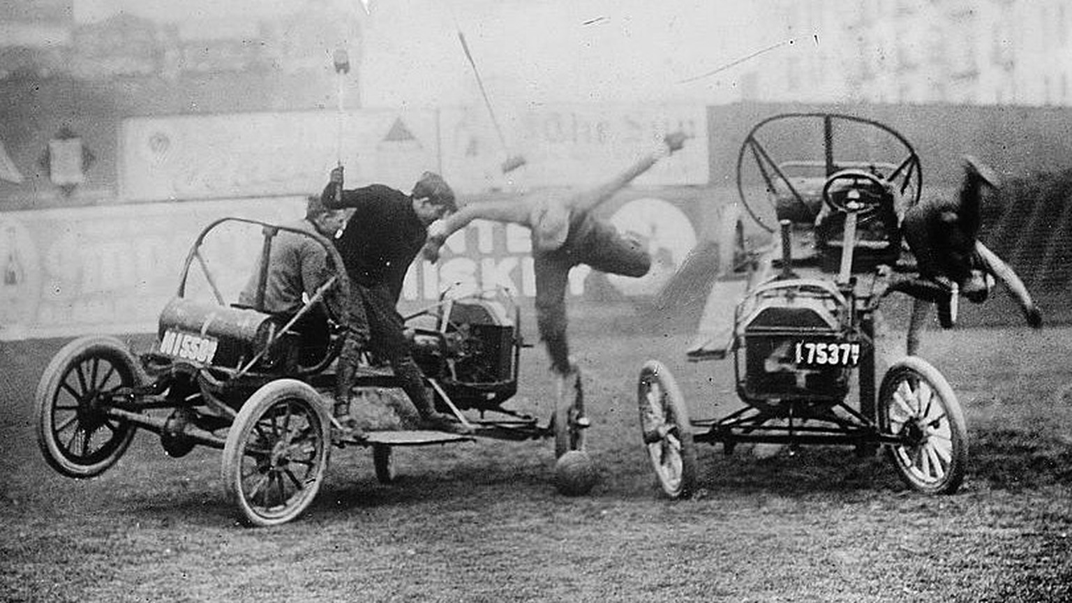 auto polo sport automobil motor 1902 USA history https://en.wikipedia.org/wiki/Auto_polo