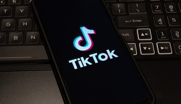 Am 4. April 2023 verbannte Australien die TikTok-App von Regierungsgeräten – mit sofortiger Wirkung. Australien reihte sich damit in die wachsende Liste von Nationen ein, die Sicherheitsbedenken äusse ...