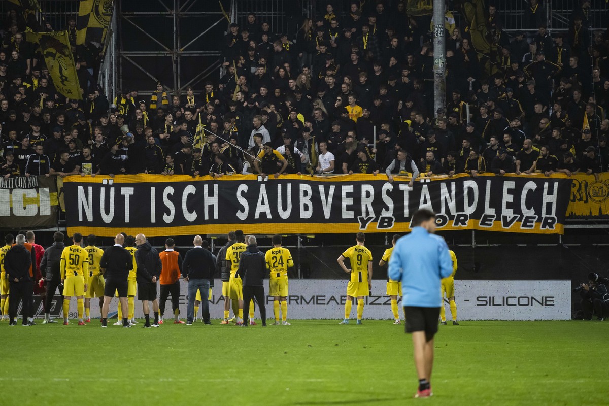 Young Boys fan, during the Super League soccer match FC Lugano against BSC Young Boys at the Cornaredo Stadium in Lugano, Sunday, October 27, 2024. (KEYSTONE/Ti-Press/Pablo Gianinazzi)