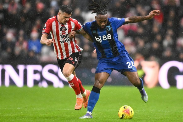 Antoine Semenyo of Bournemouth fends off Granit Xhaka of Sunderland Sunderland v AFC Bournemouth, Premier League, Football, Stadium of Light, Sunderland, UK - 29 Nov 2025Sunderland Stadium of Light Un ...