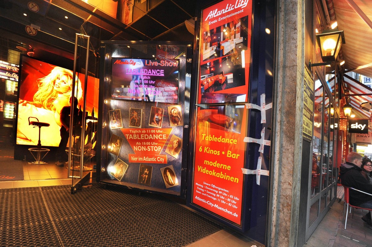 Bahnhofsviertel M¸nchen, Problemviertel, Rotlichtviertel, Hauptbahnhof, Schillerstraﬂe, Goethestraﬂe, Schwanthalersraﬂe, Landwehrstraﬂe, Drogen, Prostitution, Bettler, Gewalt, Armut, Ghetto, Bazar von ...