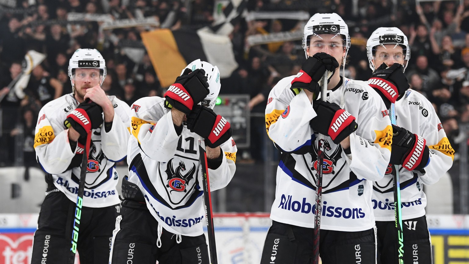 Delusion of Fribourg&#039;s players to end the second game of the pre playoffs of National League A Swiss Championship 2022/23 between, HC Lugano against Fribourg Gott