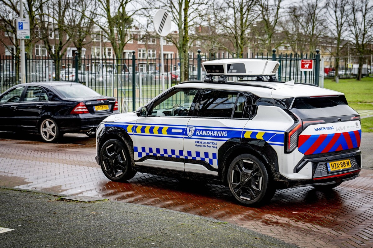 THE HAGUE - Law enforcement officers are driving around the streets with scan cars, checking whether parking has been paid for. The scan car has 12 cameras. All scanned license plates are compared wit ...