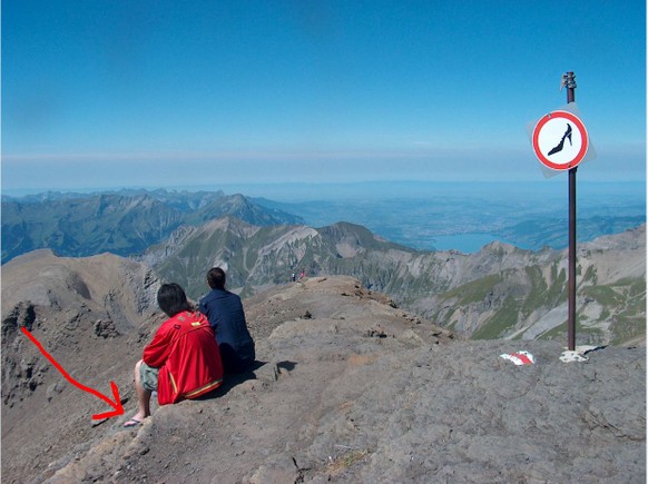 Diese lustigen und kuriosen Schilder machen unsere Welt zu einem besseren (und sicheren) OrtÂ 
Sein Problem ist nicht der StÃ¶ckelschuh!