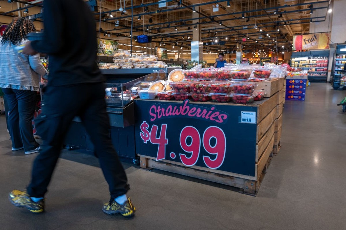 NEW YORK, NEW YORK - JULY 11: People shop at a grocery store in Brooklyn on July 11, 2024 in New York City. Stocks rose on Thursday following a morning report by the Bureau of Labor Statistics showing ...