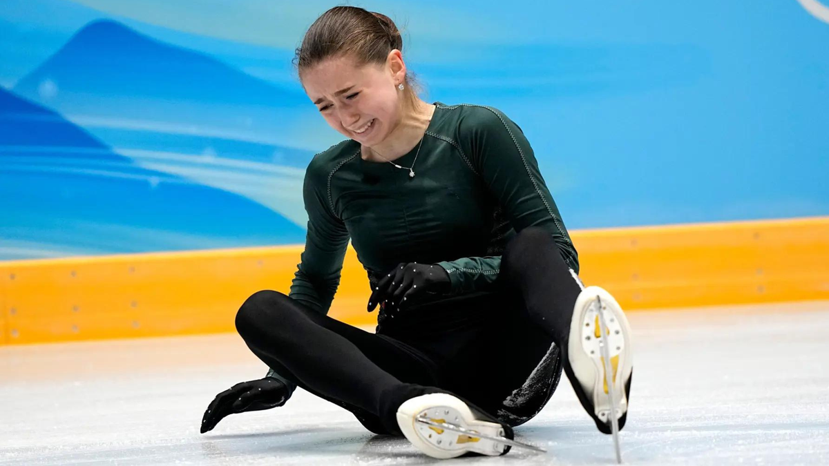 Kamila Valieva, patineuse russe de 15 ans, lors des Jeux olympiques de Pékin. Elle venait d'apprendre son contrôle positif, après un test en amont de l'événement.