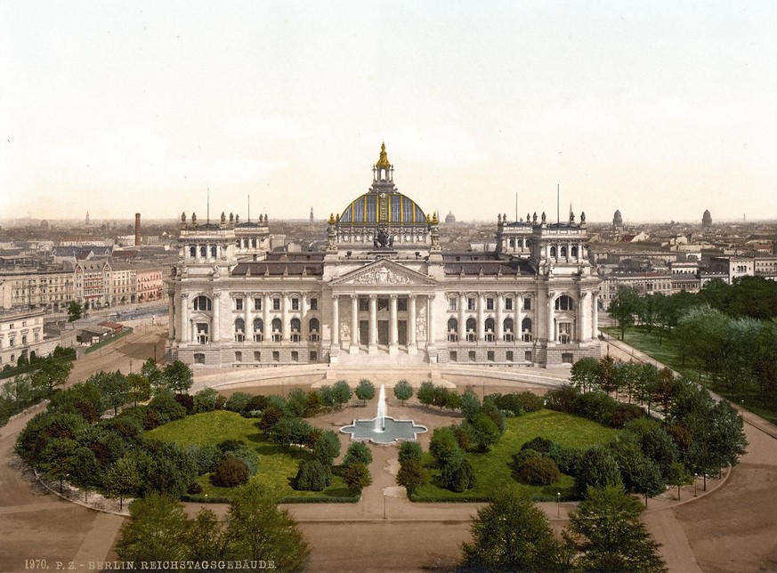 Das Reichstagsgebäude Ende des 19. Jahrhunderts.