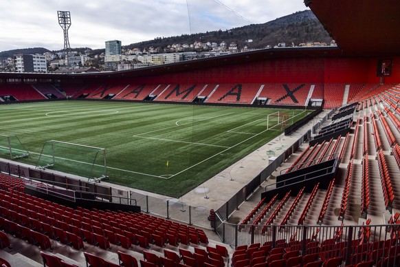 ARCHIVBILD ZUM SDA-TEXT UEBER PRO- UND CONTRAS GEISTERSPIELE, AM MONTAG, 4. MAI 2020 - Une vue generale vide du stade de la Maladiere, le stade de football du club Neuchatel Xamax FCS le vendredi 28 f ...