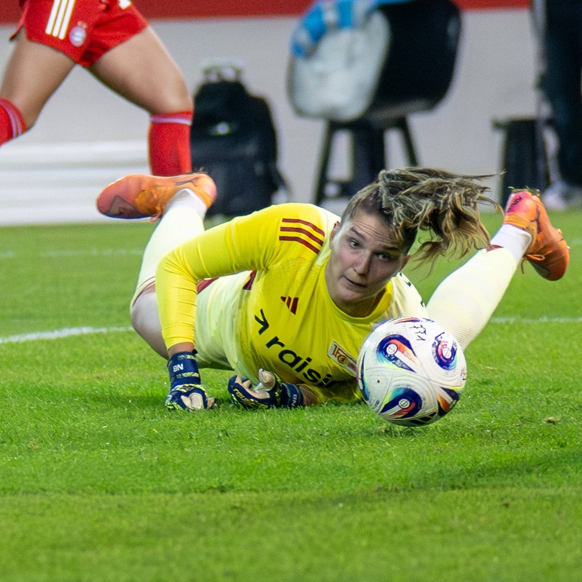 Nadine Boehi 28 Union Berlin in Action, FC Bayern Frauen Muenchen - 1. FC Union Berlin, Google Pixel Frauenbundesliga, 10. Spieltag, 07.11.25 DFB regulations prohibit any use of photographs as image s ...