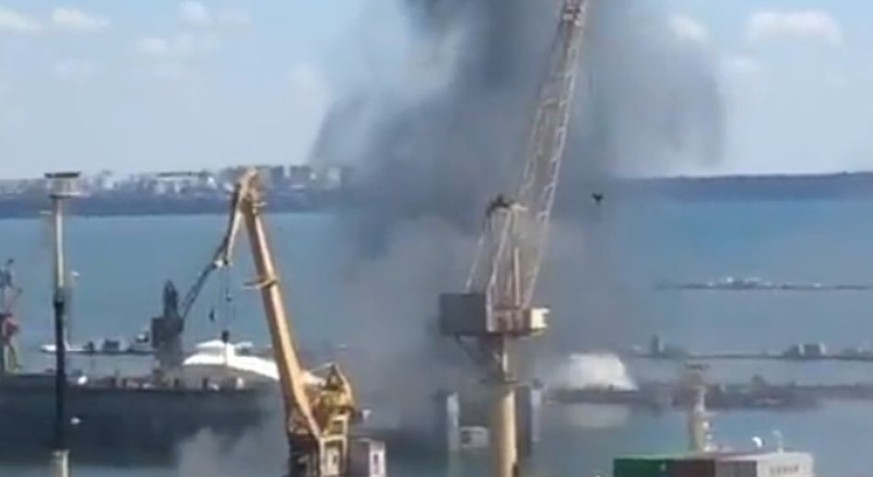 Explosionen erschüttern den Hafen in Odessa Stunden nach dem Getreideabkommen.