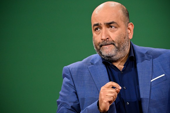 epa10244947 Greens party (Die Gruenen) co-chair Omid Nouripour delivers a speech during the Buendnis90/Die Gruenen (Alliance90/The Greens) party federal delegates conference in Bonn, Germany, 15 Octob ...