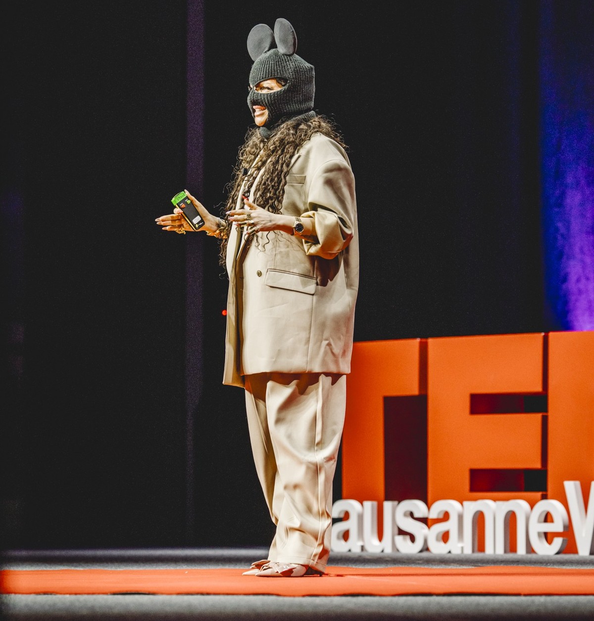 L'artiste genevoise MissMe lors de l'événement TedxLausanneWomen.