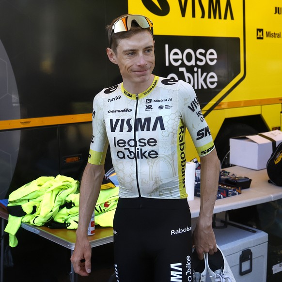 epa13079575 Danish rider Jonas Vingegaard of Team Visma Lease a Bike takes part in a training session before the start of the Tour de France 2026 in Castelldefels, near Barcelona, Spain, 02 July 2026. ...