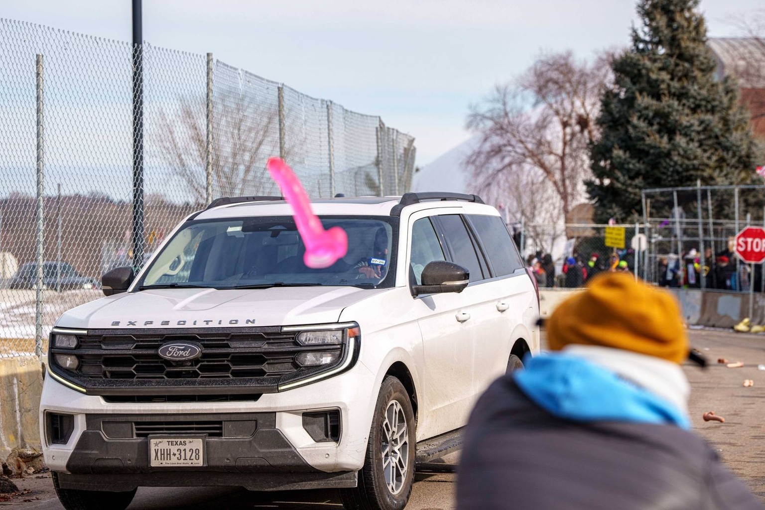 February 7, 2026, Minneapolis, Minnesota, USA: Anti-ICE protestors and local law enforcement clash Saturday afternoon after an unlawful assembly is declared. Minneapolis USA - ZUMAs326 20260207_znp_s3 ...