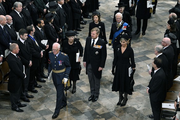 Beatrix of the Netherlands, King Willem-Alexander of the Netherlands, Queen Maxima of the Netherlands, Queen Silvia of Sweden, Carl XVI Gustaf, King of Sweden and Queen Margrethe II of Denmark depart, ...