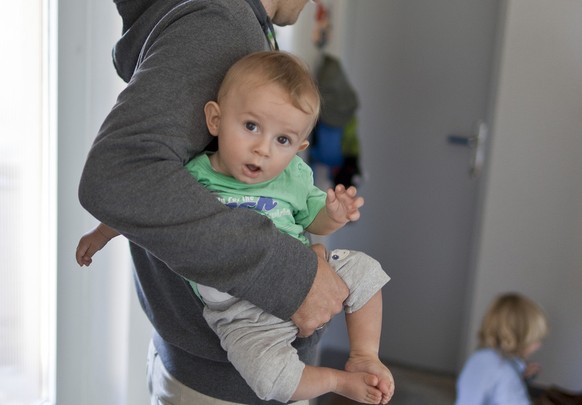 ... oder die unverheiratete Mutter den Vater, wenn dieser das Kind betreut.&nbsp;