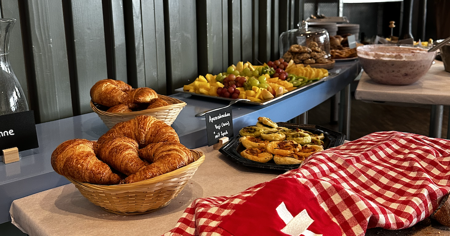 Am Brunch des Social Clubs wird geraucht und gefrühstückt.