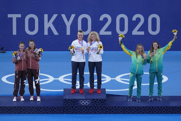 Tennis, Frauen, DoppelGold: Barbora Krejcikova/Katerina Siniakova (CZE)Silber: Belinda Bencic/Viktorija Golubic (SUI)Bronze: Laura Pigossi/Luisa Stefani (BRA)