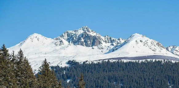 Die von Repower geplante Solaranlage bei der Bergbahn Madrisa in Klosters GR soll bis zu 3500 Haushalte und die Bergbahn mit Strom versorgen.