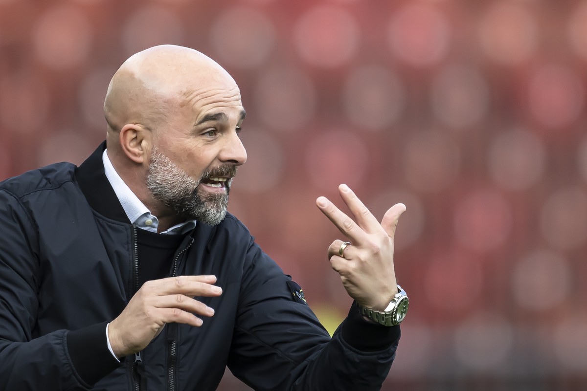Grasshoppers Trainer Giorgio Contini im Fussball Meisterschaftsspiel der Super League zwischen dem Grasshopper Club Zuerich und dem FC Lugano im Letzigrund Stadion, am Sonntag, 2. April 2023 in Zueric ...