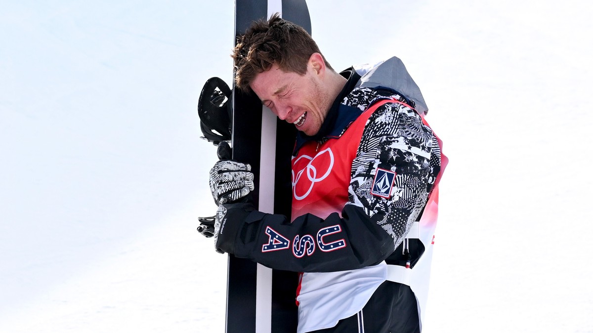 epa09745726 An emotional Shaun White of USA is seen after competing in his last event before retirement, the Men's Snowboard Halfpipe final at the Zhangjiakou Genting Snow Park at the Beijing 202 ...