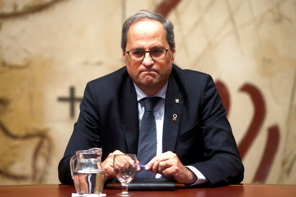 epa08100615 Catalan regional President Quim Torra attends an extraordinary meeting after the decision of JEC, in Barcelona, Spain, 03 January 2020. The National Electoral Commission (JEC) has ordered  ...