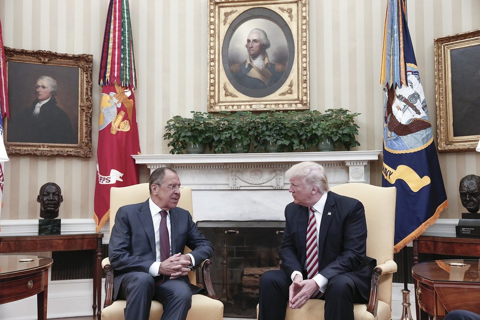 Donald Trump beim Gespräch mit Sergej Lawrow.