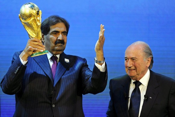 Für Katar-Scheich Hamad bin Khalifa al-Thani und&nbsp;Sepp Blatter wird die Lage ungemütlich.