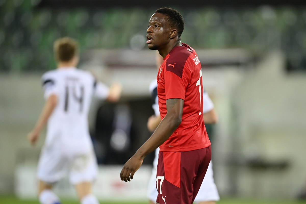 epa09109182 Switzerland's Denis Zakaria reacts during the International Friendly soccer match between Switzerland and Finland in St. Gallen, Switzerland, 31 March 2021. EPA/GIAN EHRENZELLER