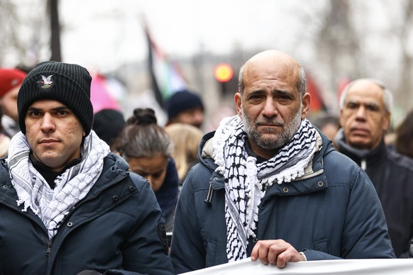 epa11073969 Egyptian-Palestinian activist Ramy Shaath (R), co-founder of Egypt&#039;s pro-Palestinian BDS movement, participates in a protest in solidarity with the Palestinian people, called by the U ...
