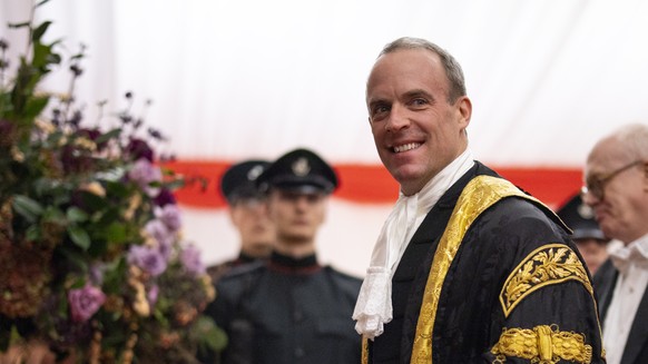 epa10335113 British Deputy Prime Minister Dominic Raab arrives to attend the Lord Mayor&#039;s Banquet in London, Britain, 28 November 2022. The Lord Mayor&#039;s Banquet is an annual ceremony that ma ...