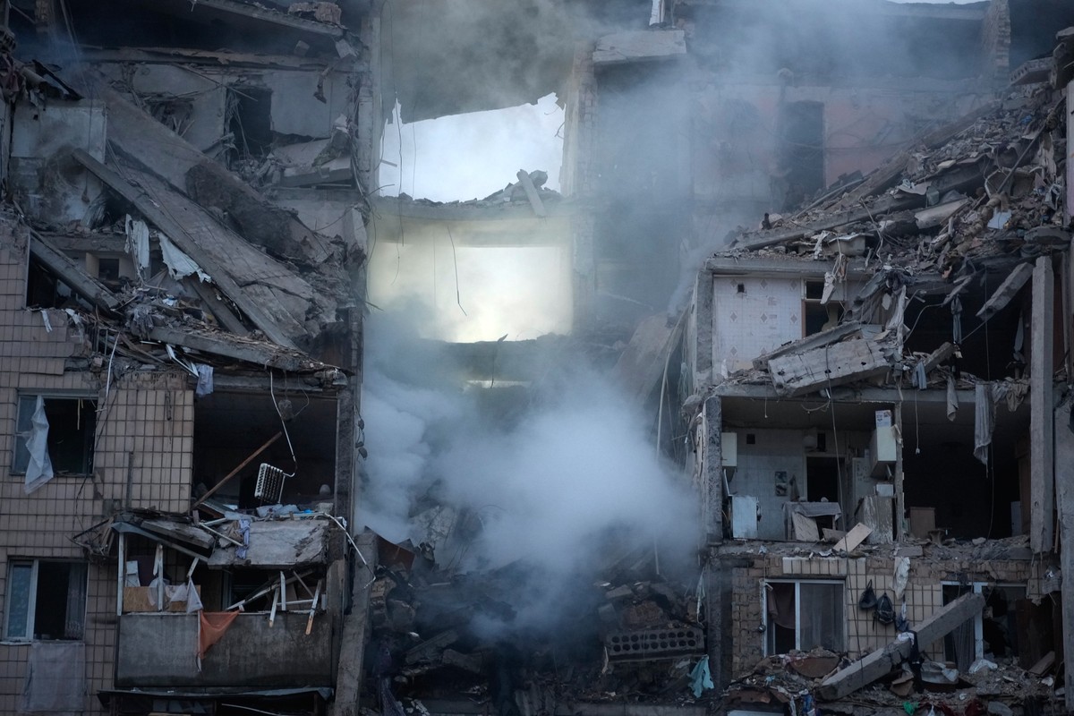 KEYPIX - The damaged apartment interior in the ruined building following Russian missile attack in Kyiv, Ukraine, Monday, July 6, 2026. (AP Photo/Efrem Lukatsky)