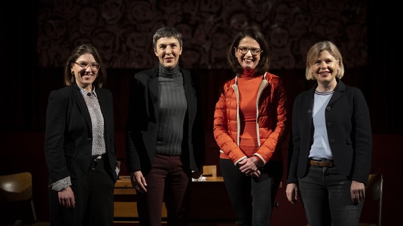 Franziska Ryser (Gruene), Barbara Gysi (SP), Susanne Vincenz-Stauffacher (FDP), und Esther Friedli (SVP), von links, an einer Podiumsdiskussion fuer die St. Galler Staenderatswahlen vom 12. Maerz, auf ...